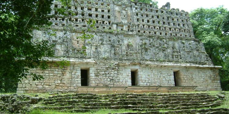 Experience Yaxchilan